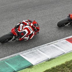 PanigaleV4R-02.jpg